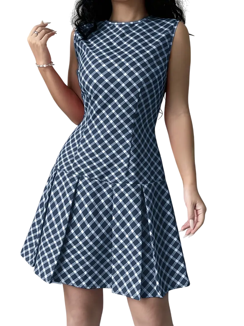 Carmen - Stylish Sleeveless Dress with Pleats and Checked Pattern