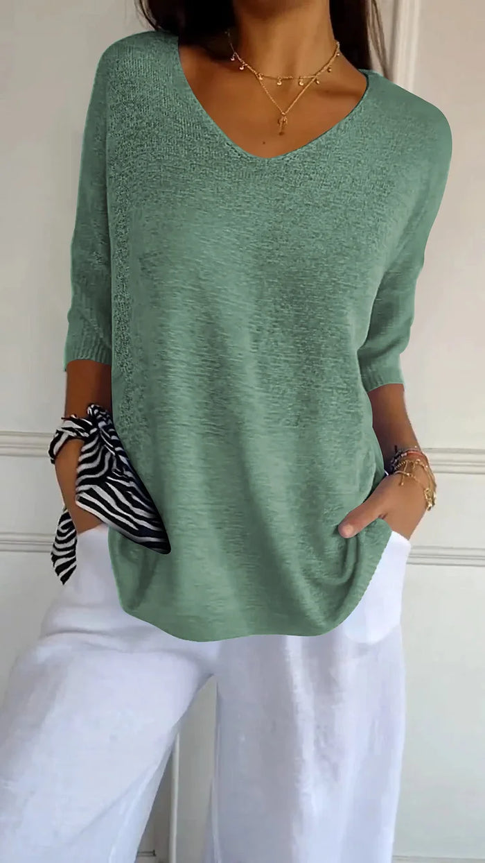 Chiara - Comfortable Women's Knitted Top with V-neck and Relaxed Fit