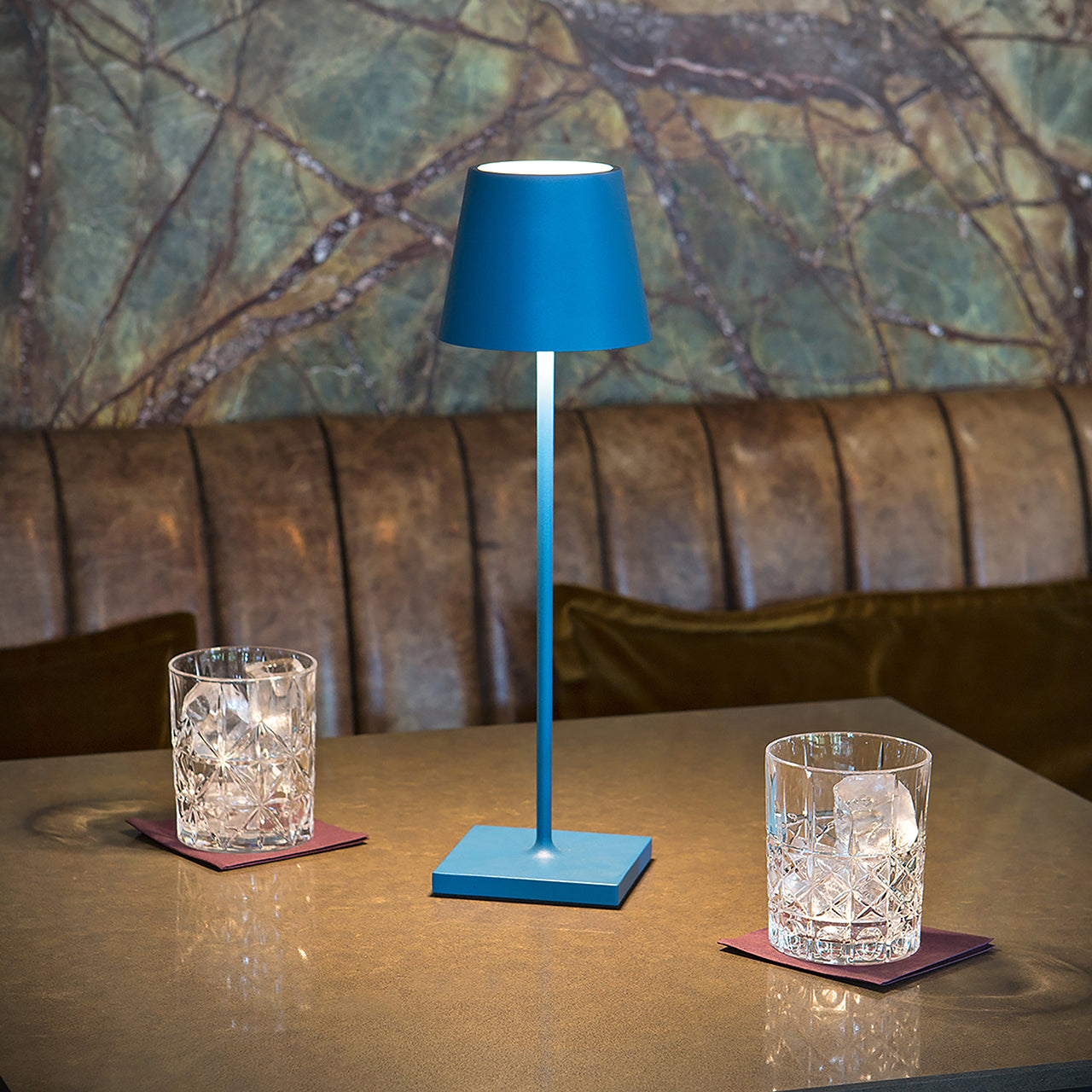 LumoHaven - Stylish Dimmable Table Lamp with USB-C Charging Port