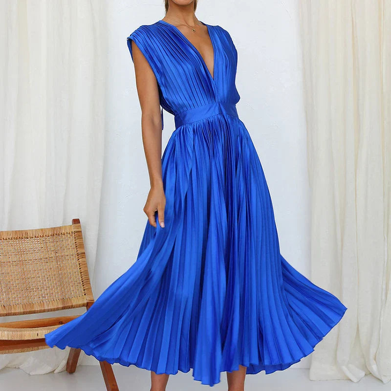 Cherry - Sophisticated Women's Maxi Dress with V-neck and Pleats
