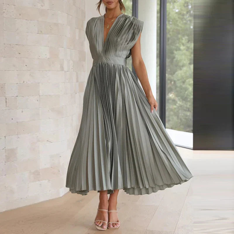 Cherry - Sophisticated Women's Maxi Dress with V-neck and Pleats