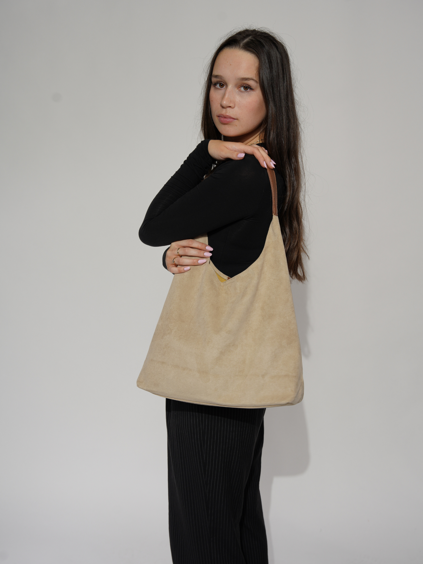Livi - Stylish Daily Leather Tote for Effortless Elegance and Utility