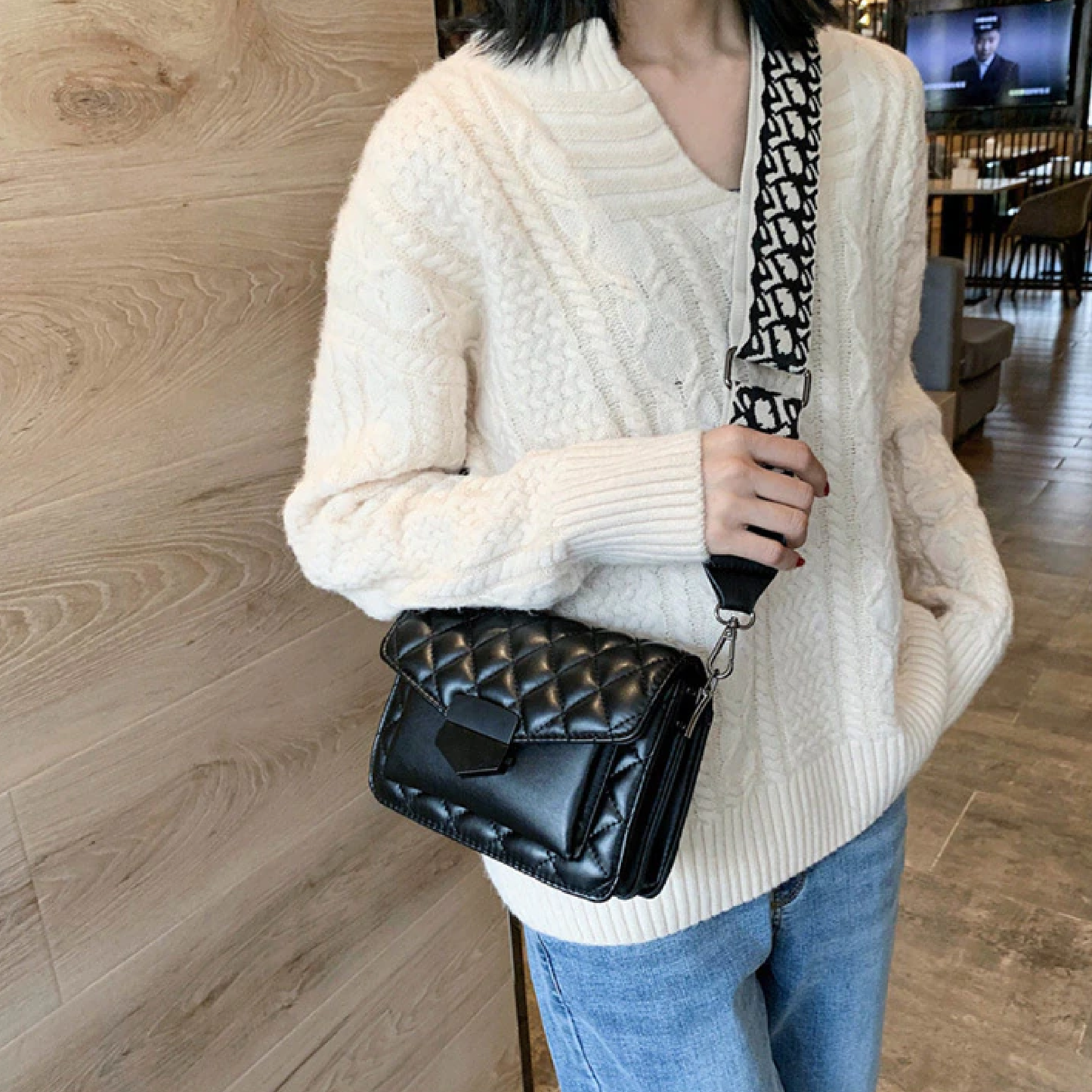 Renee - Luxurious Ladies Handbag with Stylish Design and Spacious Compartments