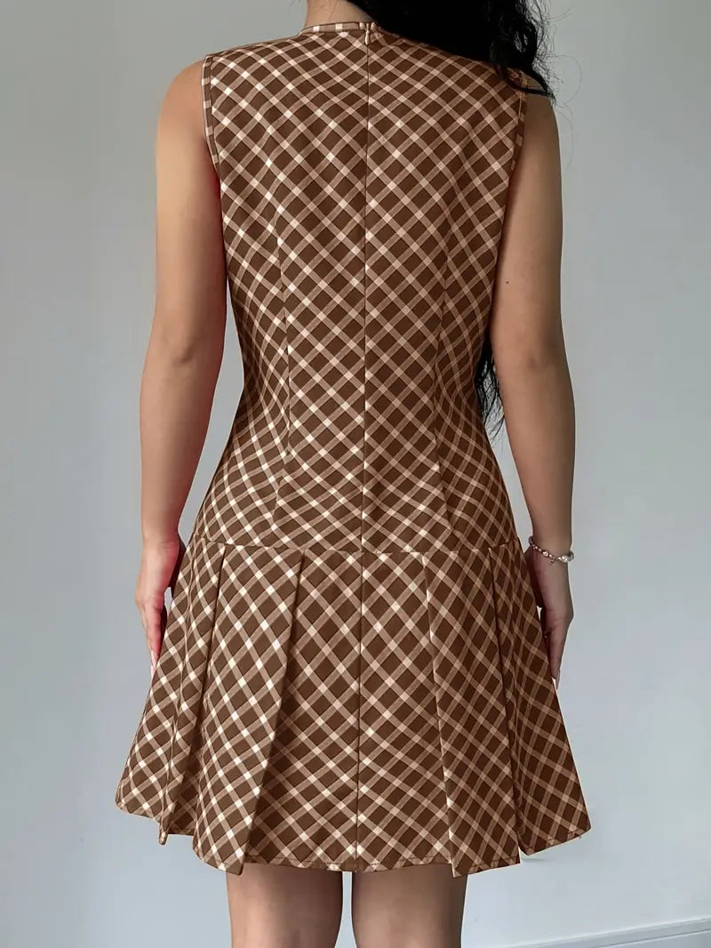 Carmen - Stylish Sleeveless Dress with Pleats and Checked Pattern