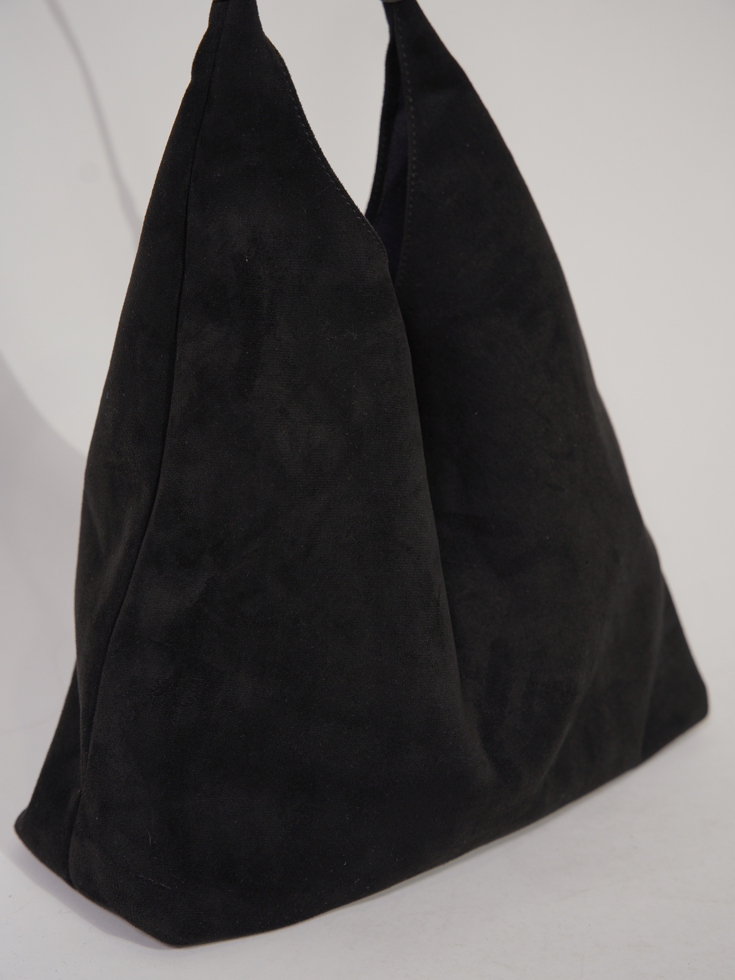 Livi - Stylish Daily Leather Tote for Effortless Elegance and Utility