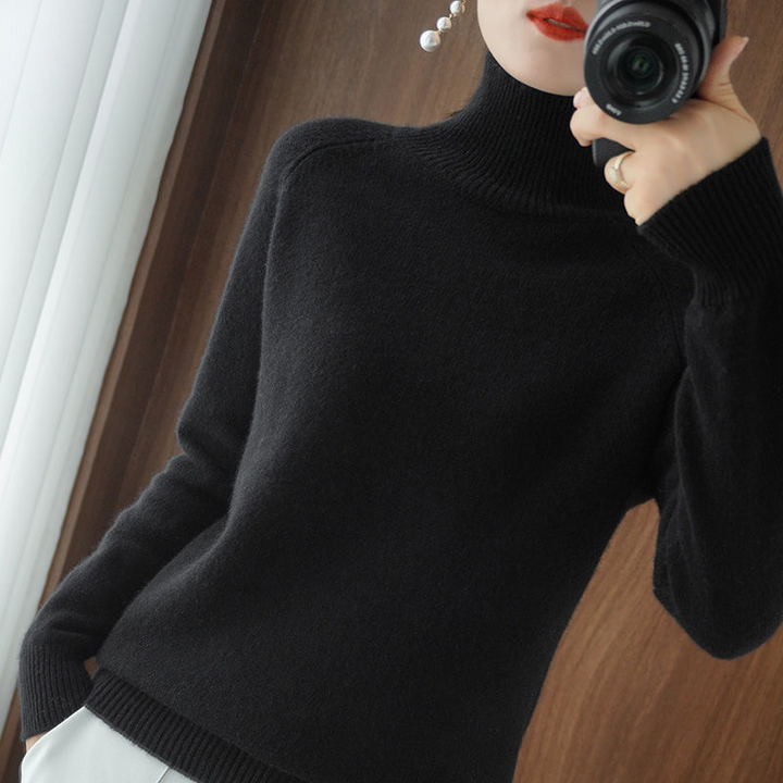 Justine - Elegant Women's Turtleneck Sweater for All Occasions