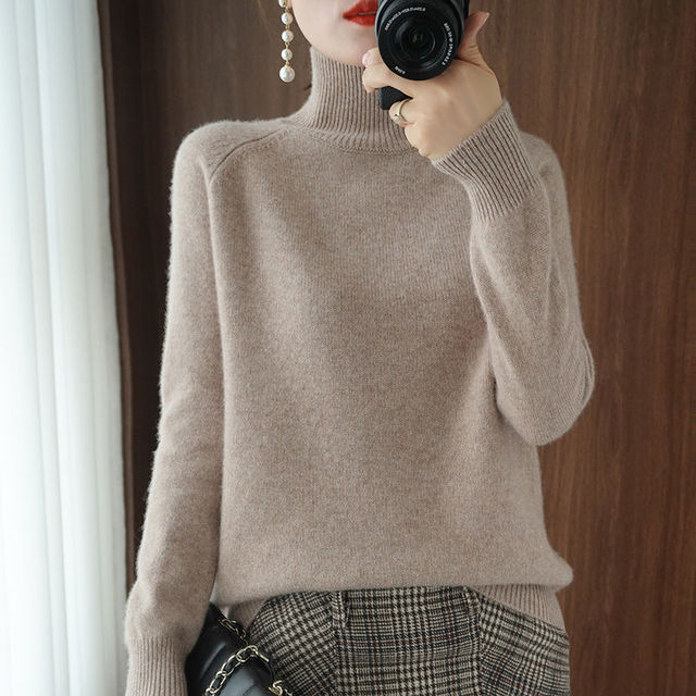 Justine - Elegant Women's Turtleneck Sweater for All Occasions