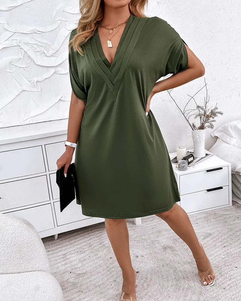 Valerie - Premium V-neck Ruched Dress for Elegant Occasions