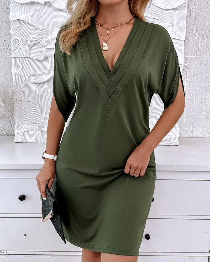 Valerie - Premium V-neck Ruched Dress for Elegant Occasions