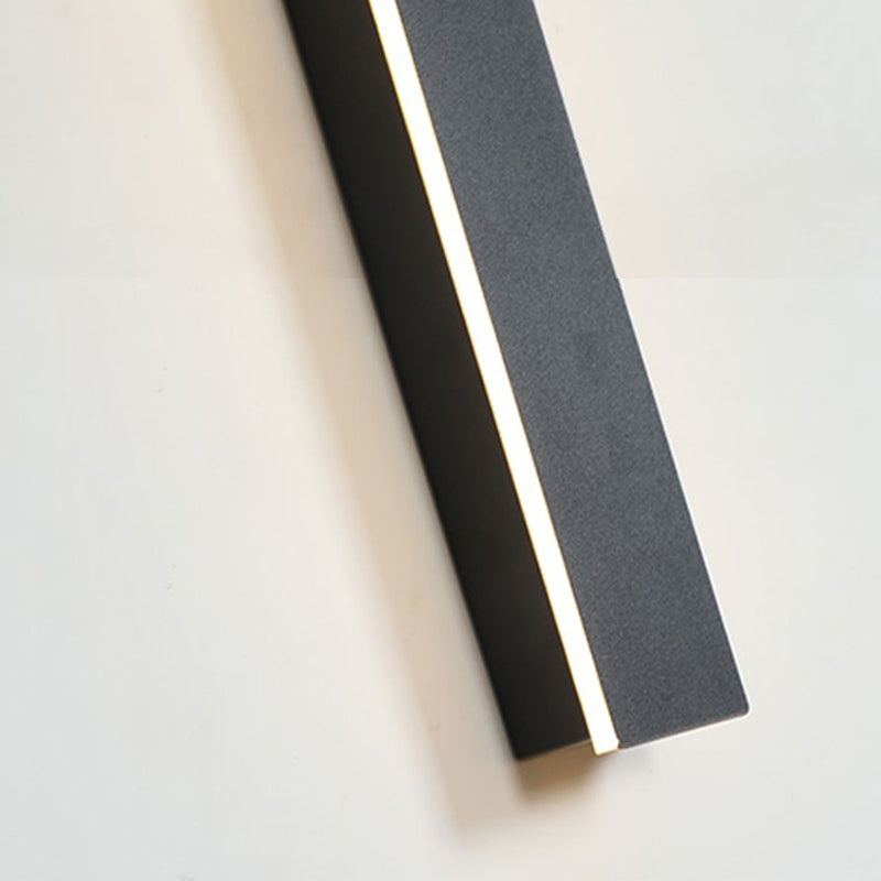 Aliana - Stylish Contemporary LED Wall Light for Outdoor Spaces