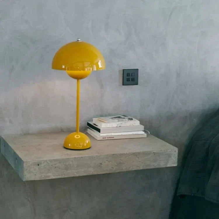 BrightGlo - LED table lamp with touch dimming and color change