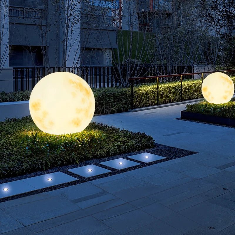 Luxora - Moon Lamp Garden Light in Moon Shape Outdoor Decor