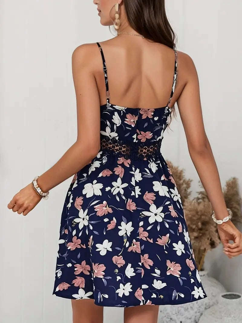 Regina - Chic Women's Dress with Spaghetti Straps and Lace Detail