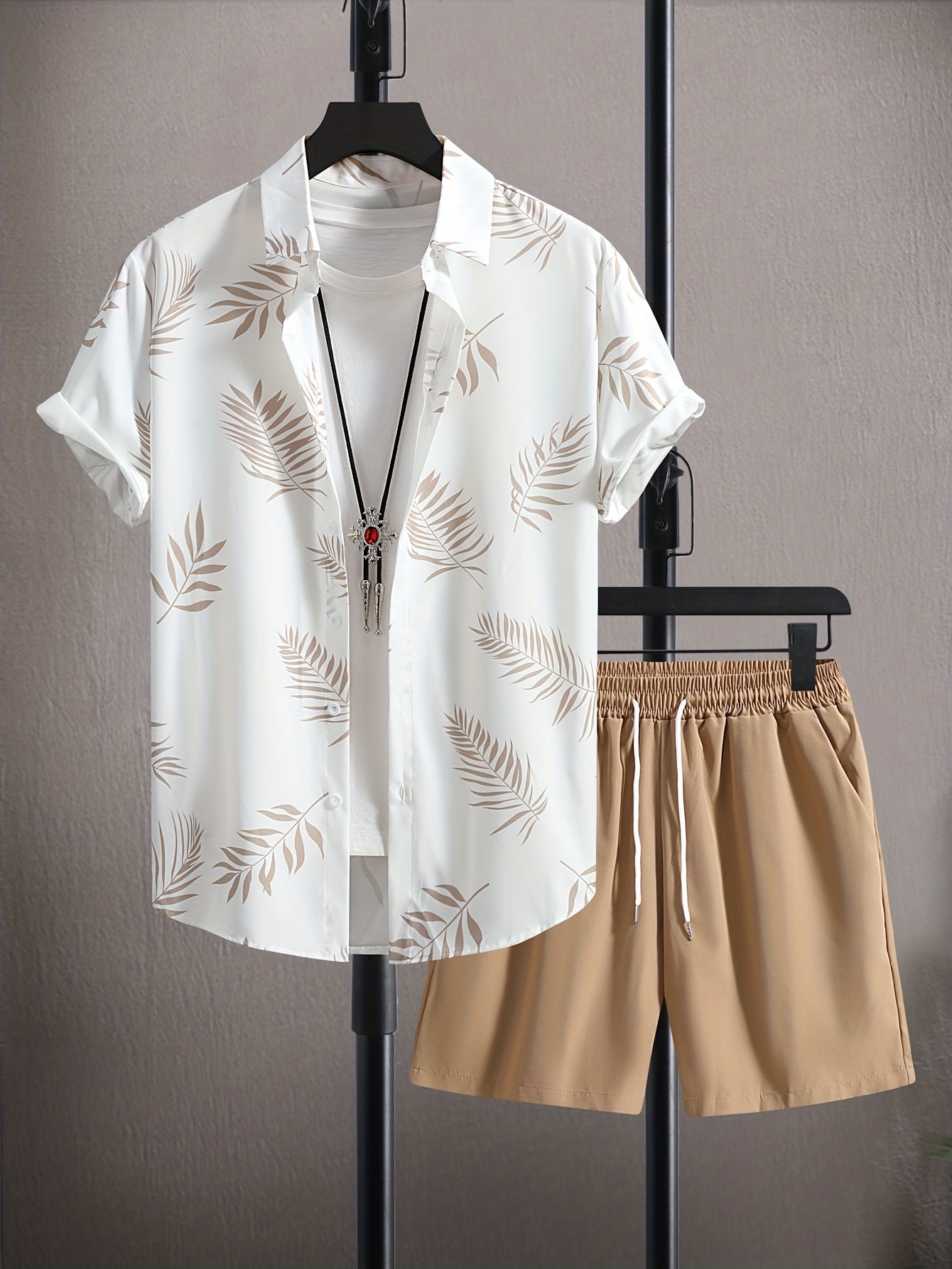 Justice - Stylish Men's Summer Set with Leaf Pattern and Comfortable Shorts