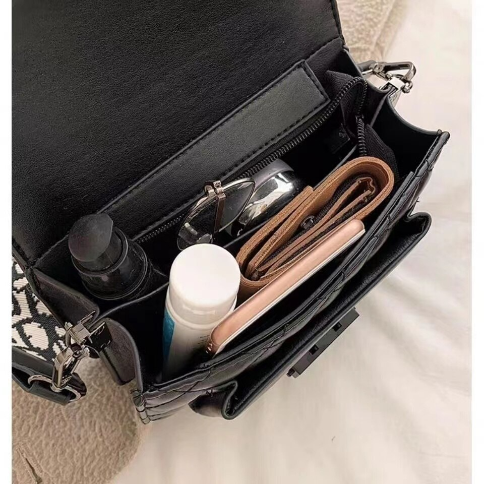 Renee - Luxurious Ladies Handbag with Stylish Design and Spacious Compartments