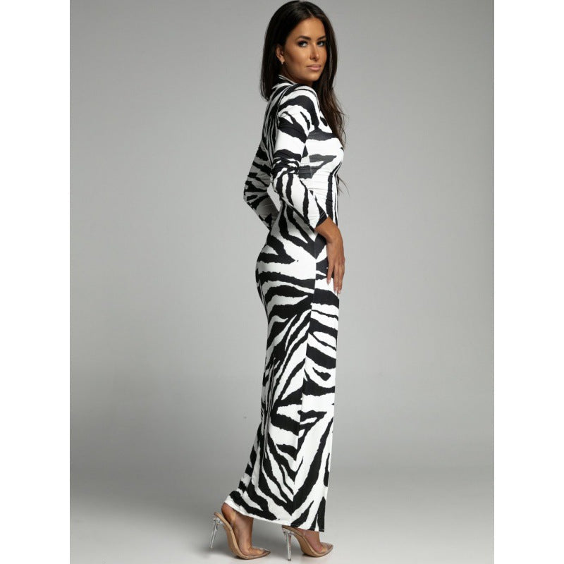 Dwyn - Elegant Long-Sleeved Dress in Fashionable Animal Print
