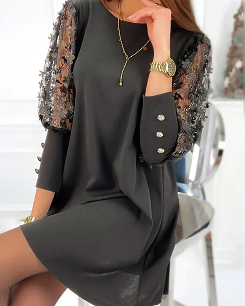 Doris- Elegant Women's Dress with Lace Sleeves and Modern Design