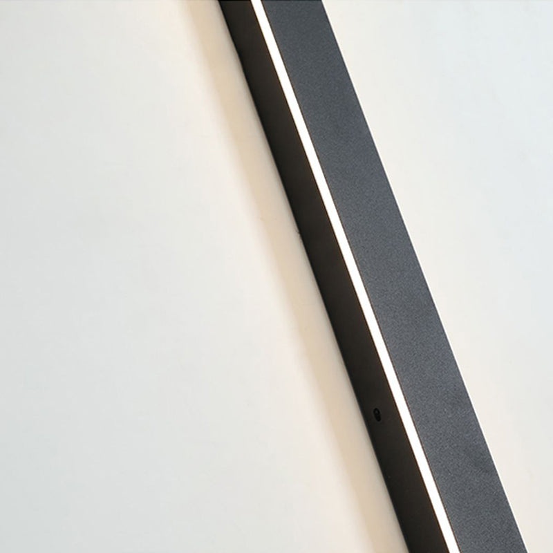 Aliana - Stylish Contemporary LED Wall Light for Outdoor Spaces
