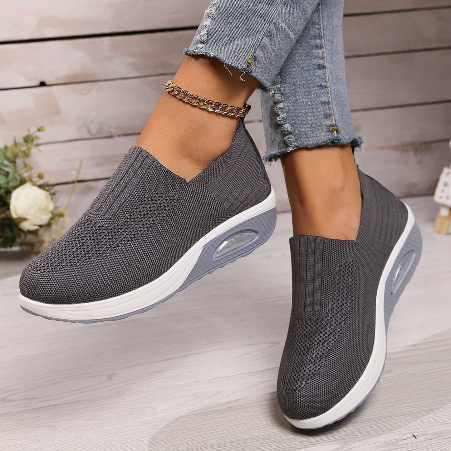 Anya - Innovative Orthopedic Sneakers for Pain Relief and Comfort
