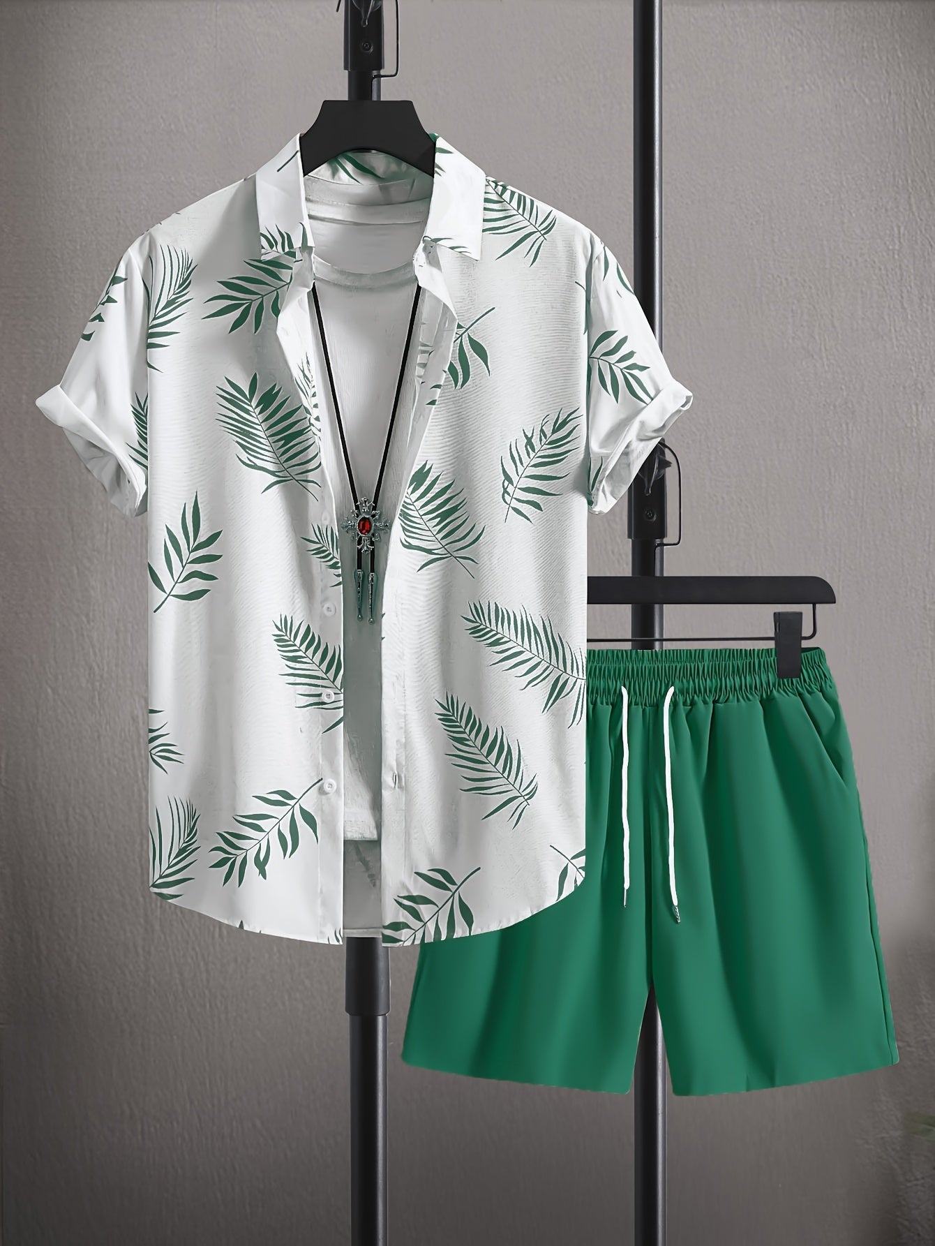 Justice - Stylish Men's Summer Set with Leaf Pattern and Comfortable Shorts