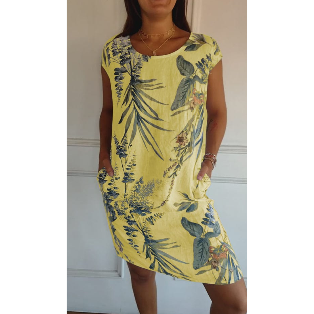 Venetia - Comfortable Round-Neck Dress with Tropical Floral Print