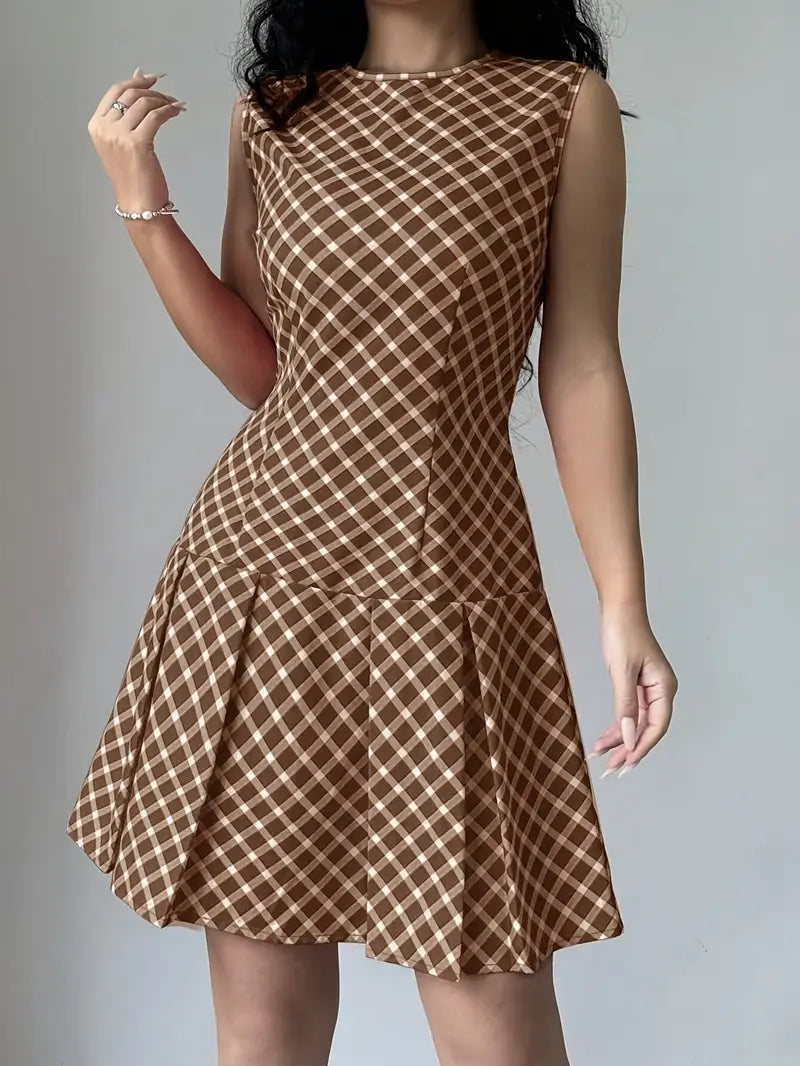 Carmen - Stylish Sleeveless Dress with Pleats and Checked Pattern