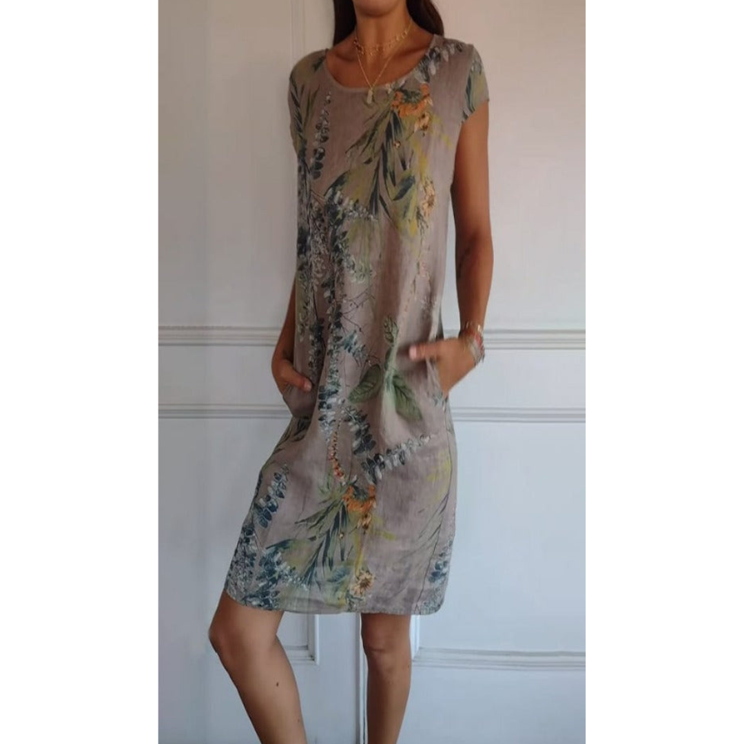 Venetia - Comfortable Round-Neck Dress with Tropical Floral Print