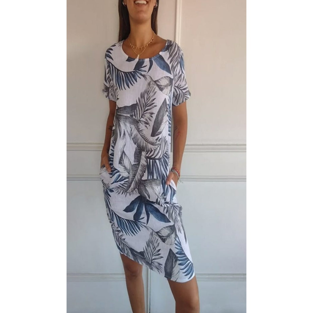 Venetia - Comfortable Round-Neck Dress with Tropical Floral Print