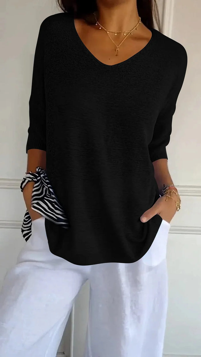 Chiara - Comfortable Women's Knitted Top with V-neck and Relaxed Fit