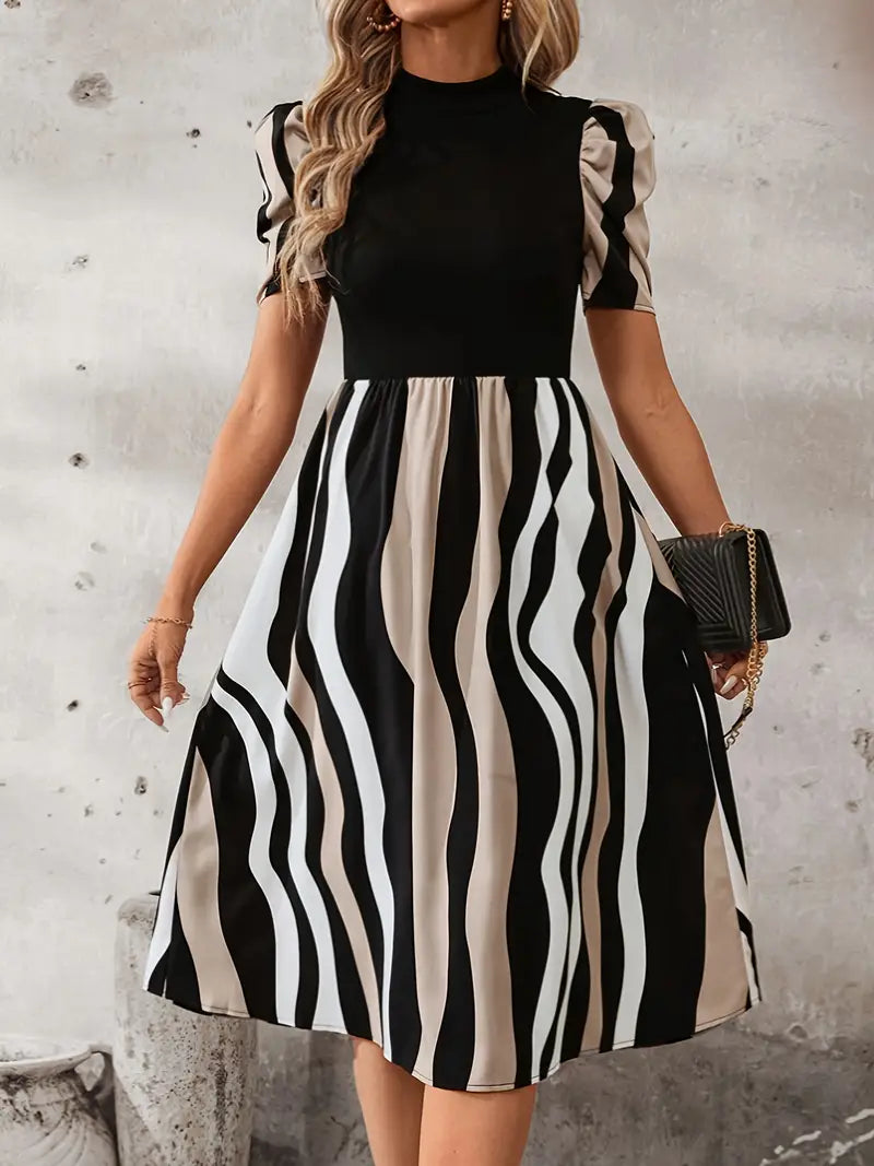 Jasmine - Elegant Midi Dress with Puff Sleeves and Striking Wave Print