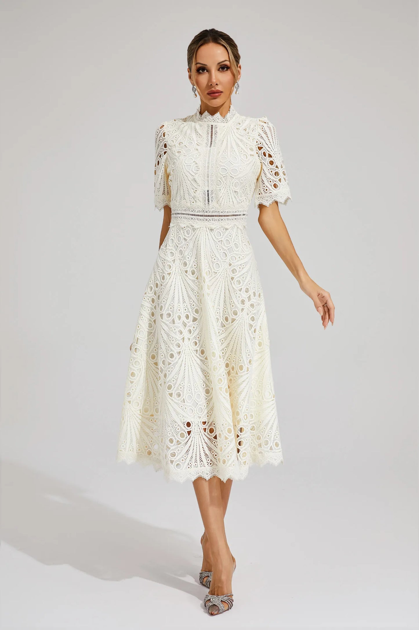 Lesley - Elegant Lace Midi Dress for Women with Flattering Silhouette