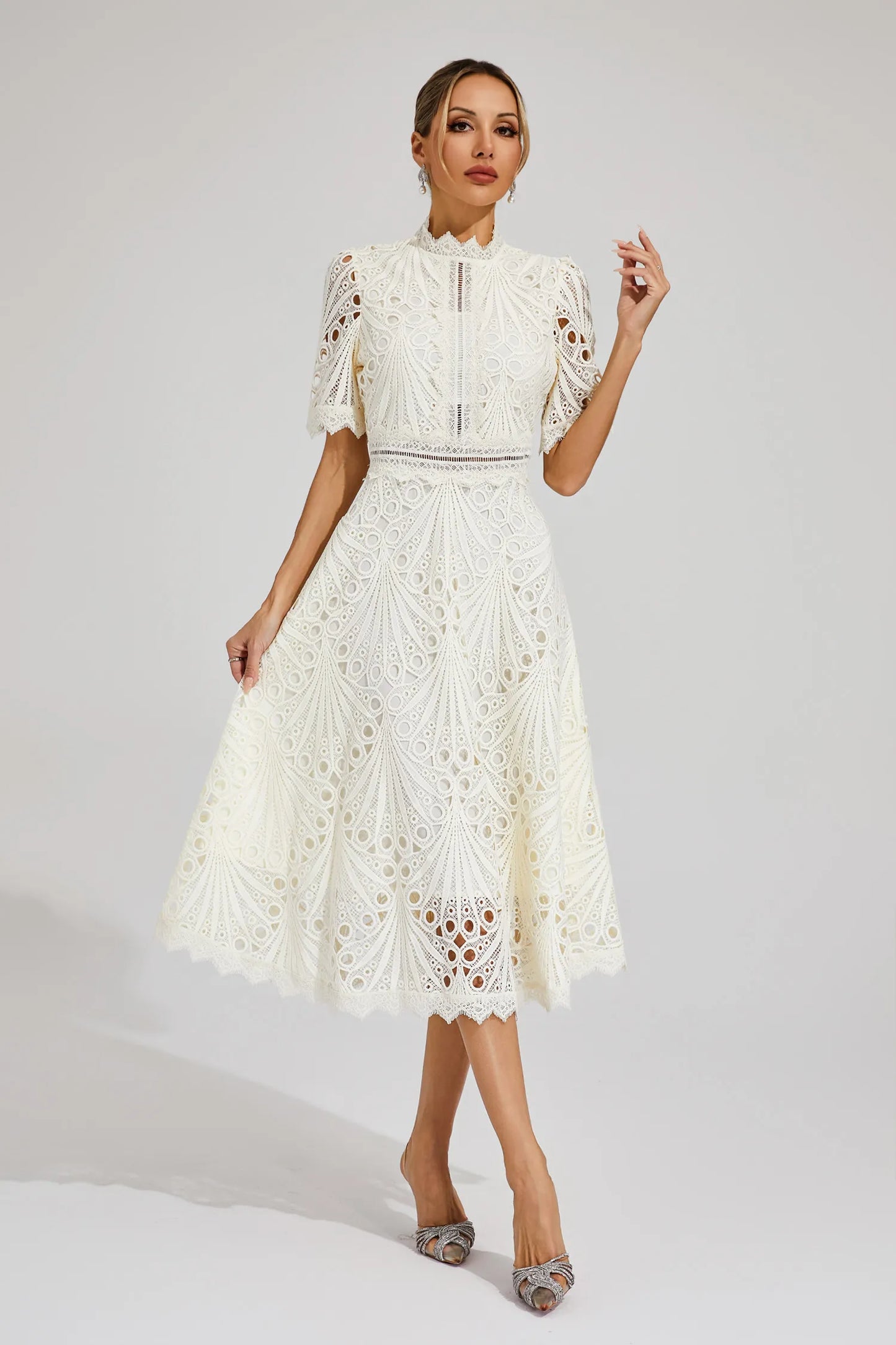 Lesley - Elegant Lace Midi Dress for Women with Flattering Silhouette
