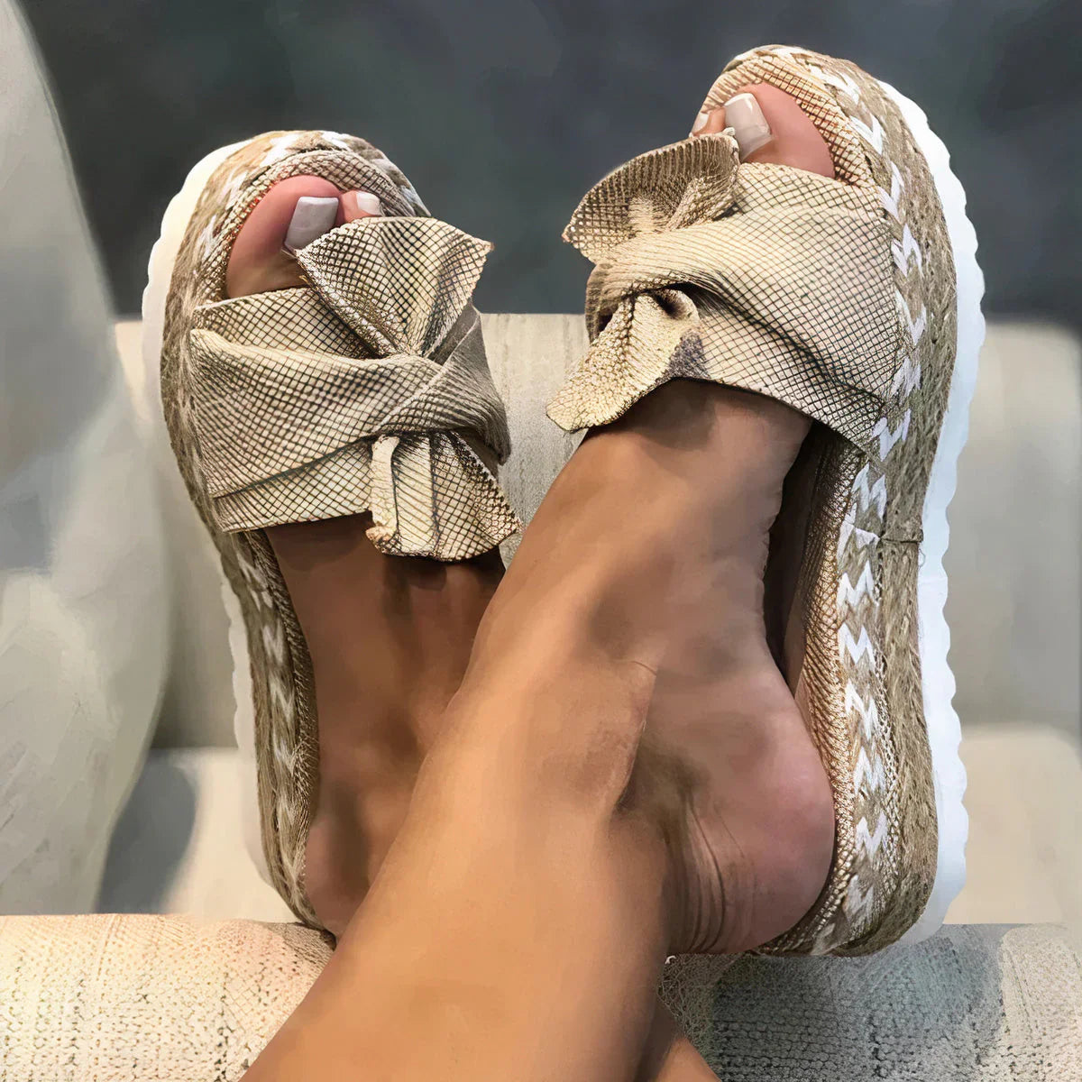 Helene - Trendy Woven Platform Sandals with Knotted Bow Detail