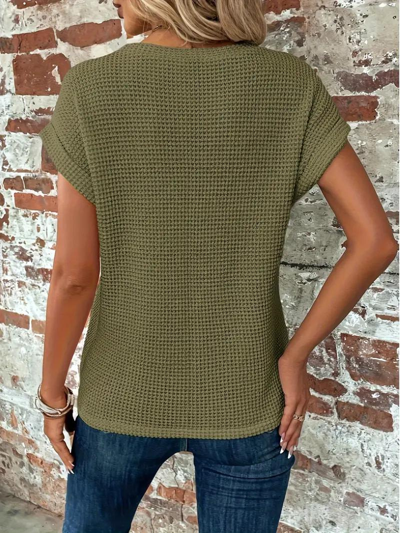 Courtney - Stylish Women's T-shirt Made from Luxurious Bamboo Fabric