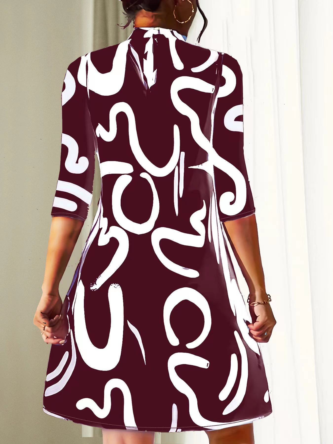 Alanna - Stylish and Comfortable Dress with Trendy Autumn Print