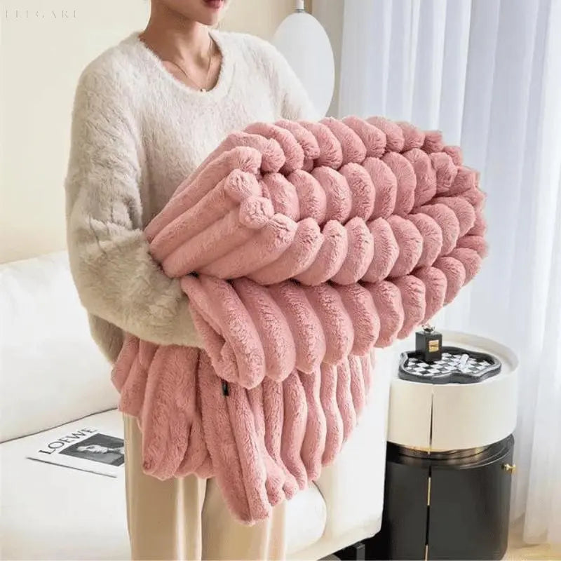 Lumora - ComfortCuddle Plush Fleece Throw Blanket Super Soft