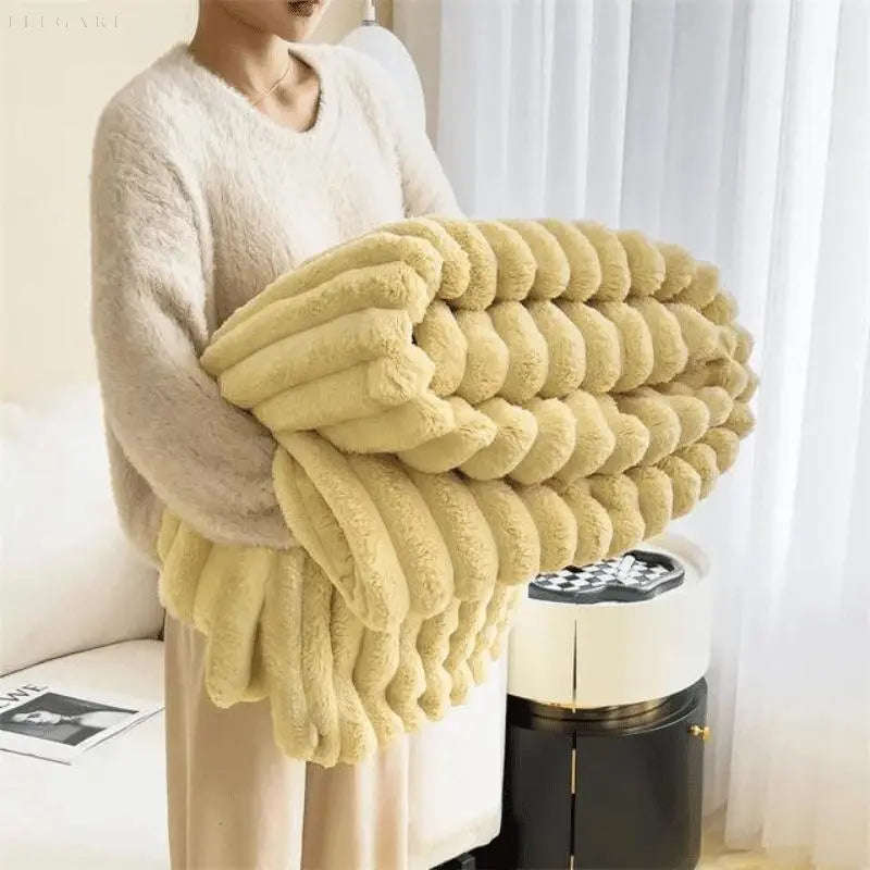 Lumora - ComfortCuddle Plush Fleece Throw Blanket Super Soft