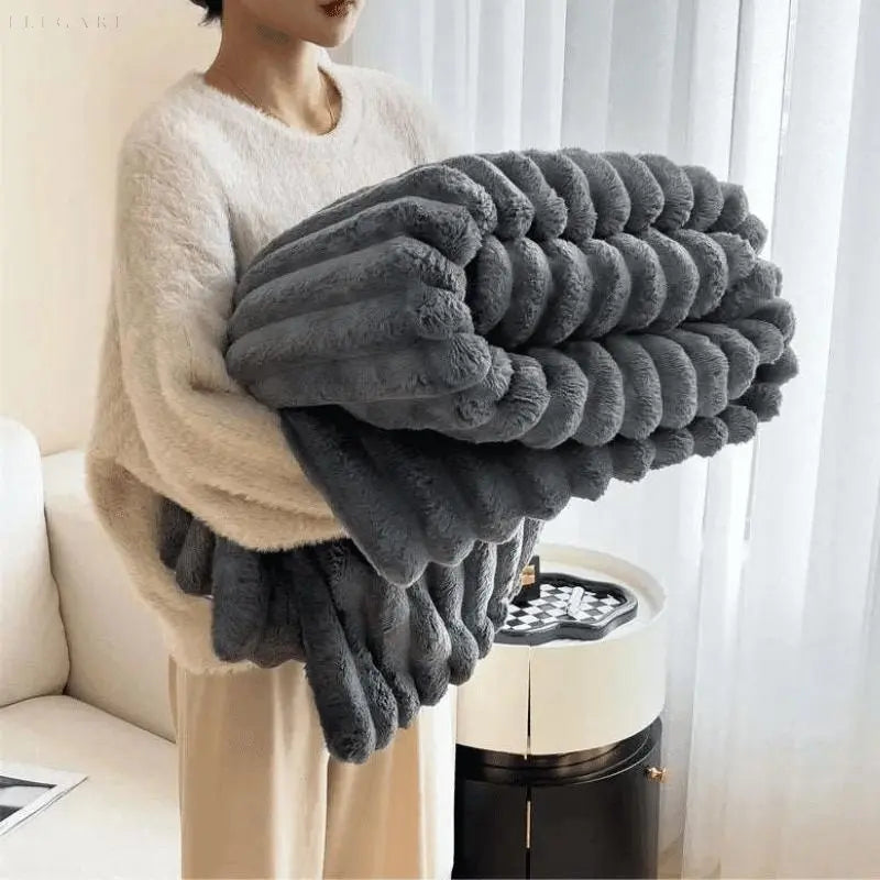Lumora - ComfortCuddle Plush Fleece Throw Blanket Super Soft
