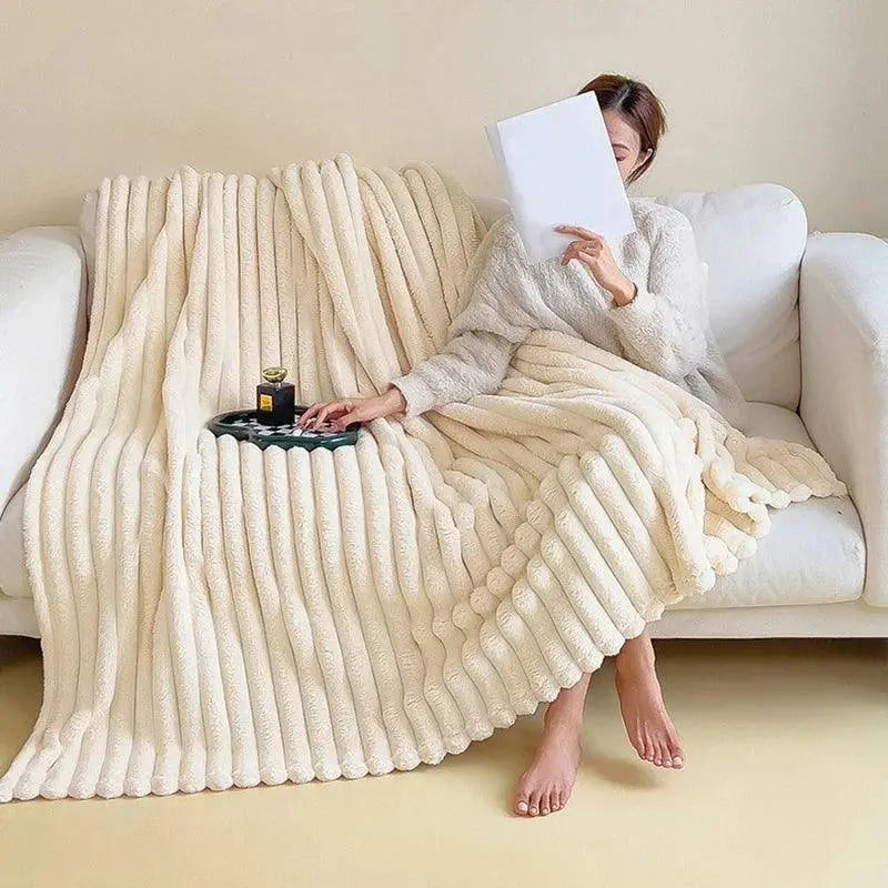 Lumora - ComfortCuddle Plush Fleece Throw Blanket Super Soft