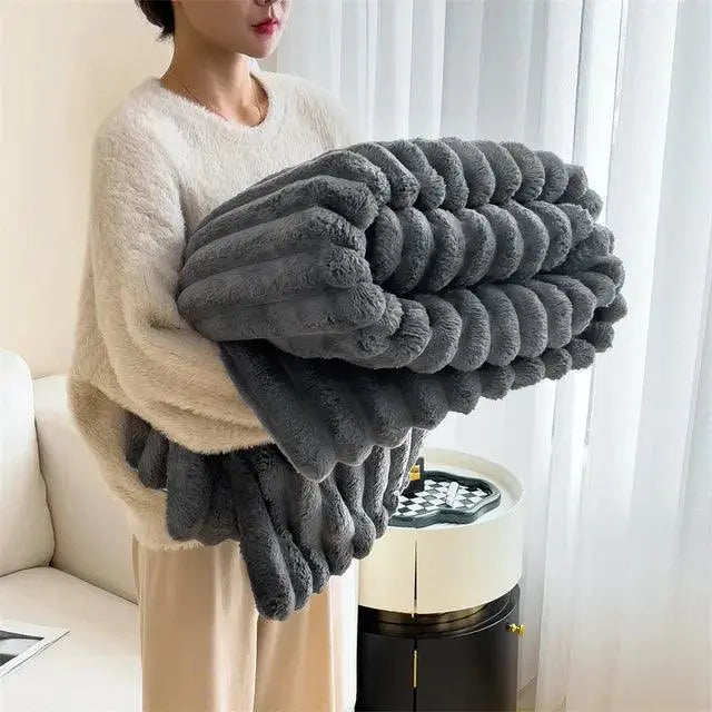 Lumora - ComfortCuddle Plush Fleece Throw Blanket Super Soft