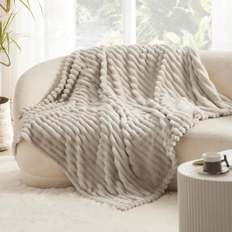 Lumora - ComfortCuddle Plush Fleece Throw Blanket Super Soft