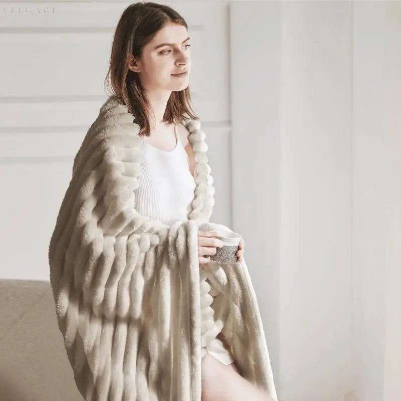 Lumora - ComfortCuddle Plush Fleece Throw Blanket Super Soft