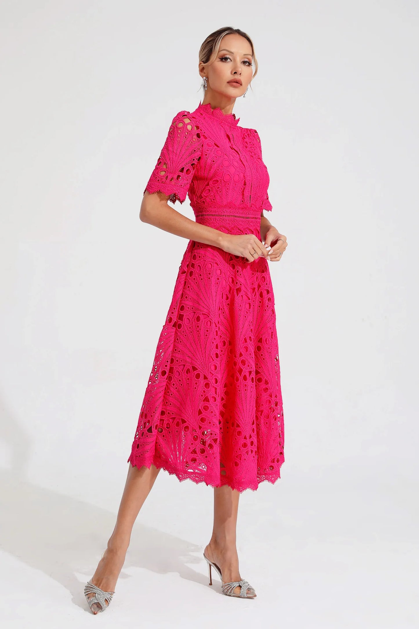 Lesley - Elegant Lace Midi Dress for Women with Flattering Silhouette