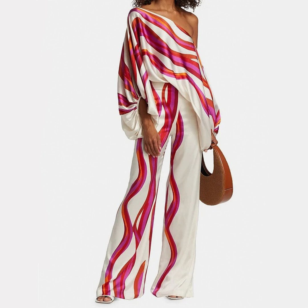 Camber - Elegant Women's Wide-Leg Pantsuit with 3D Effect Pattern