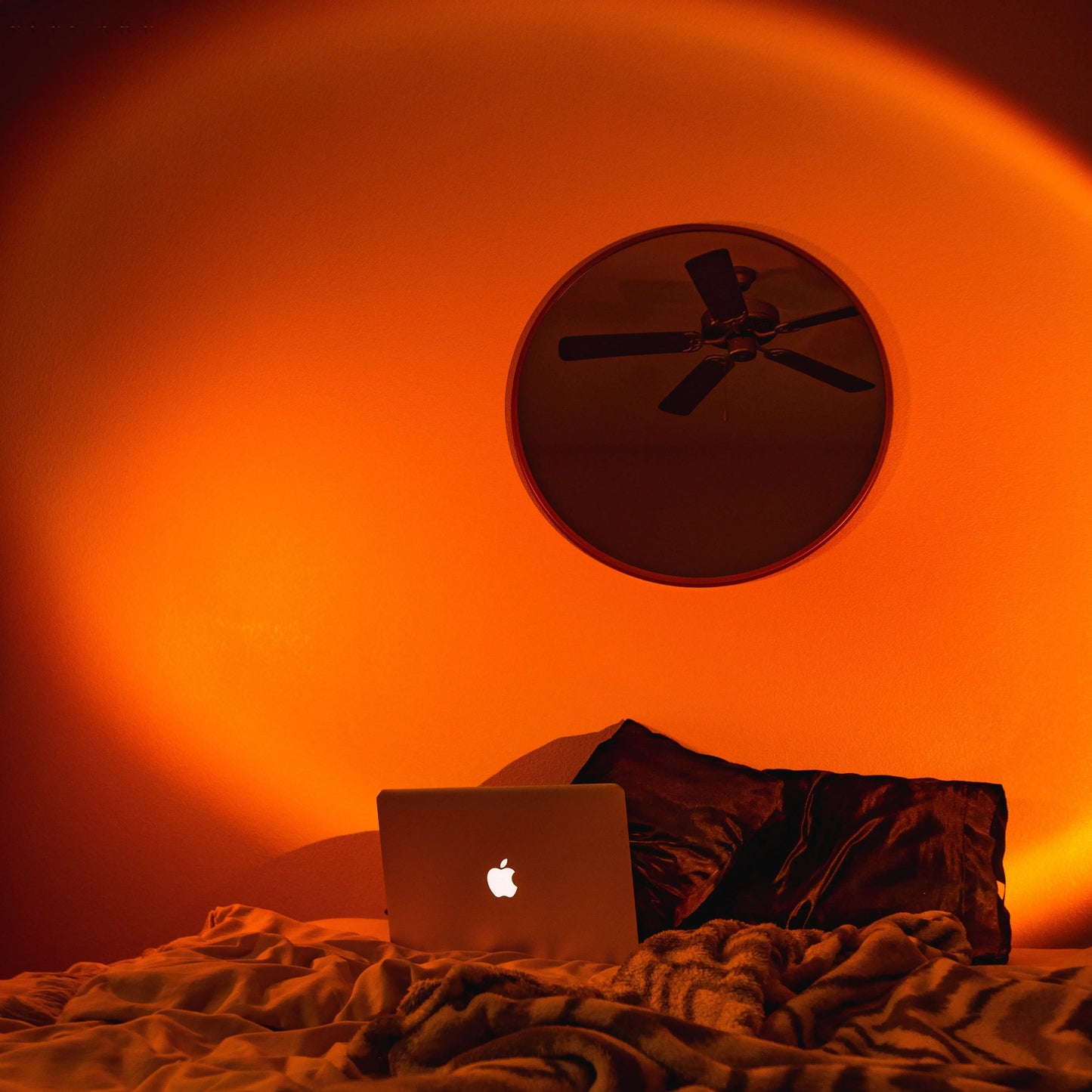 Clarvia - LED sunset projection lamp with remote control