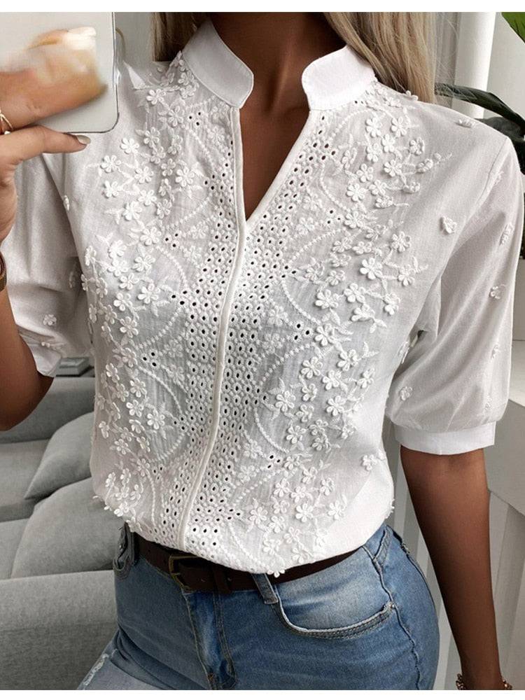 Cicely - Elegant Women's Blouse with Floral Embroidery and Versatile Design