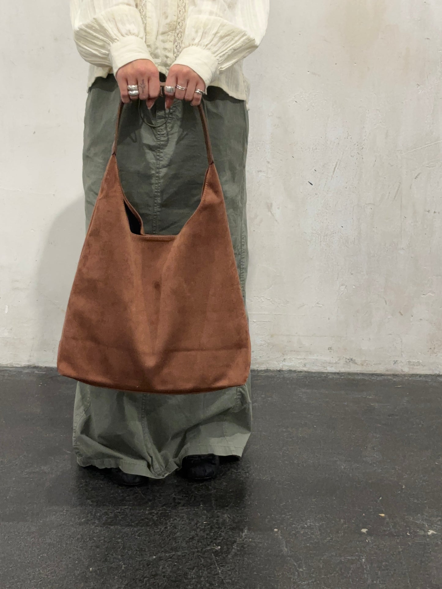 Livi - Stylish Daily Leather Tote for Effortless Elegance and Utility