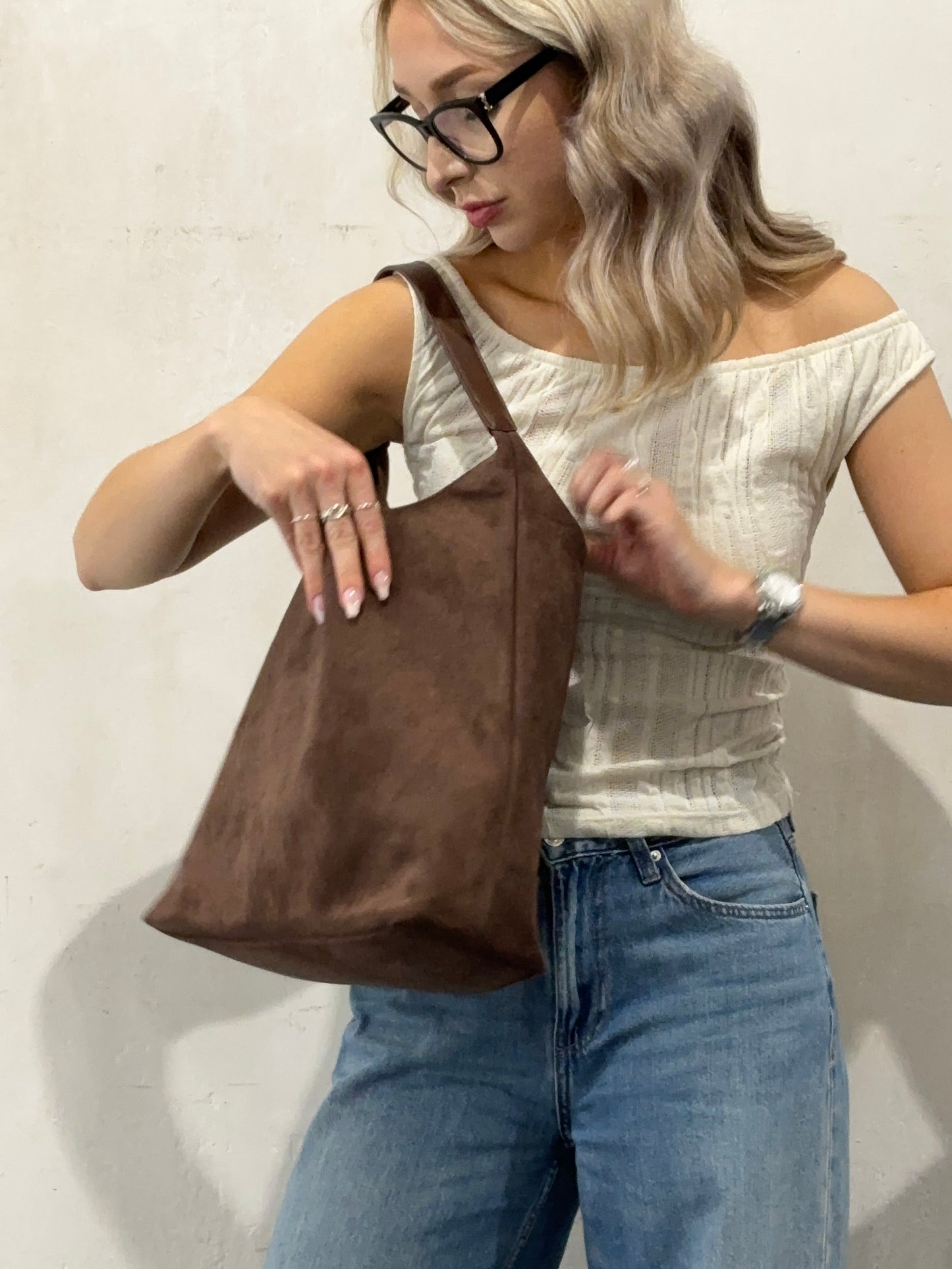 Livi - Stylish Daily Leather Tote for Effortless Elegance and Utility