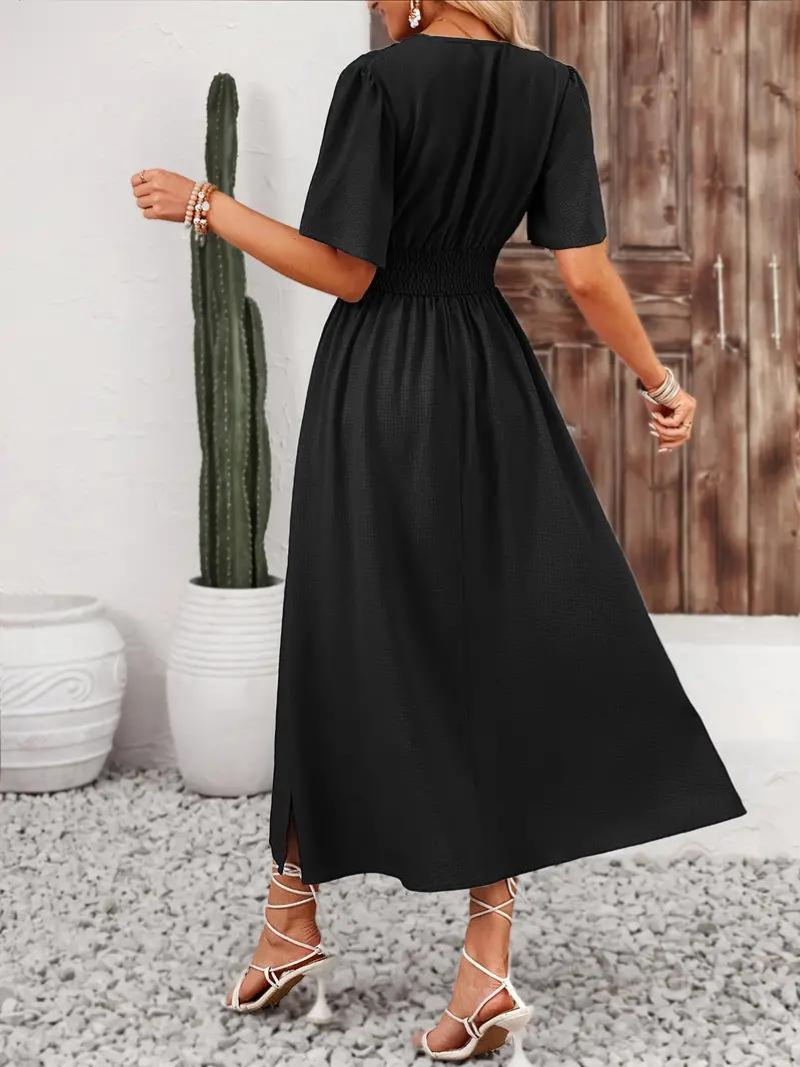 Vespera - Elegant Long Dress for Women with V-neck and Short Sleeves
