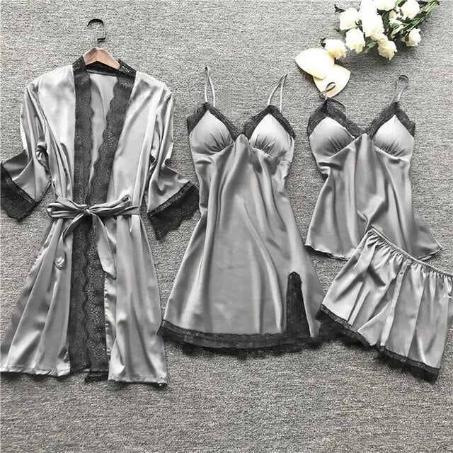 Joyce - Luxurious Silk Pajama Set with Robe and Chic Sleepwear
